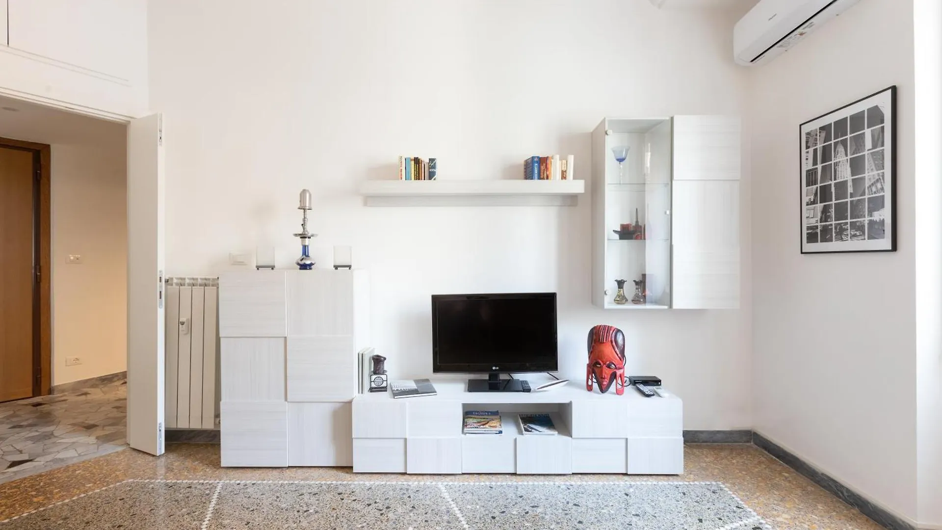 Macedonia 30 Bright Flat Daire Roma
