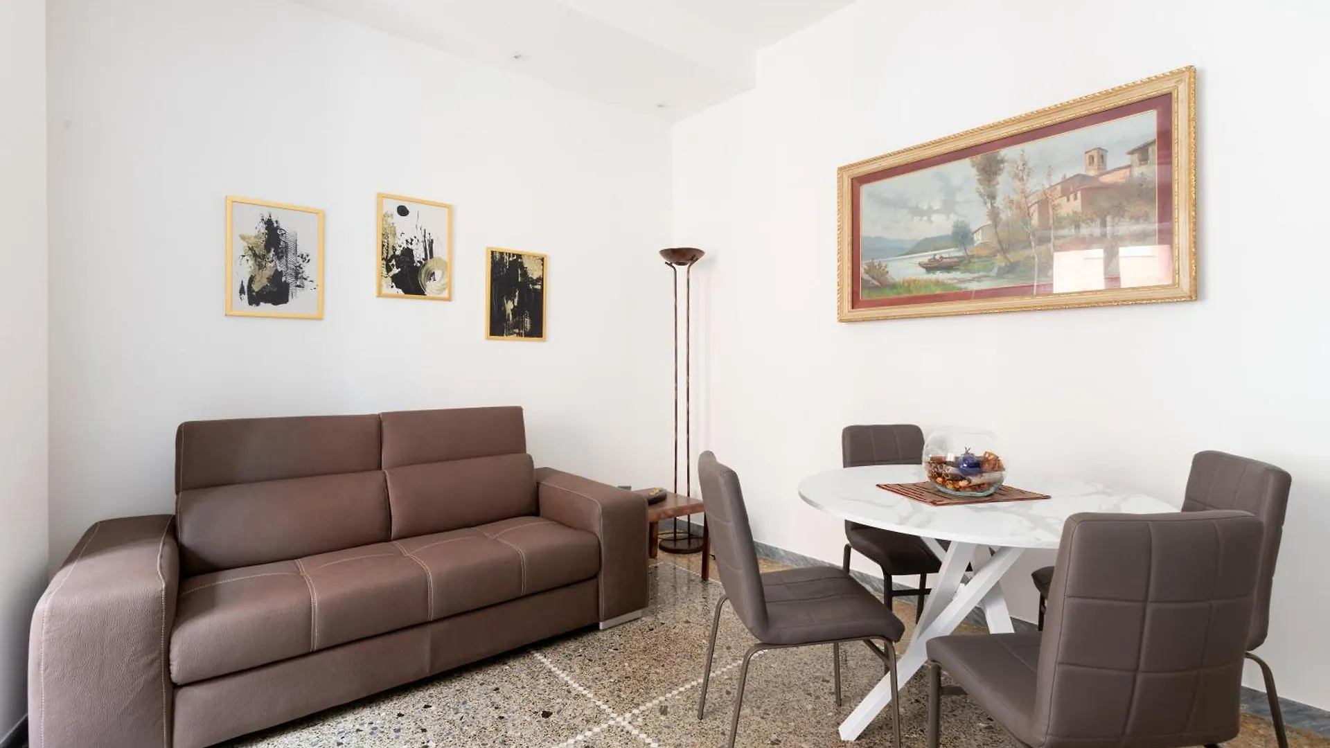 Macedonia 30 Bright Flat Daire Roma