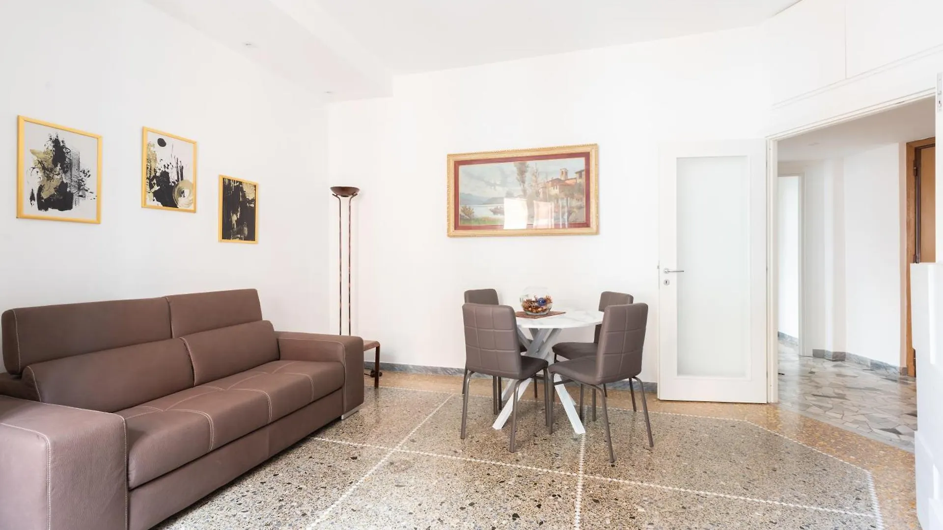 Macedonia 30 Bright Flat Daire Roma İtalya