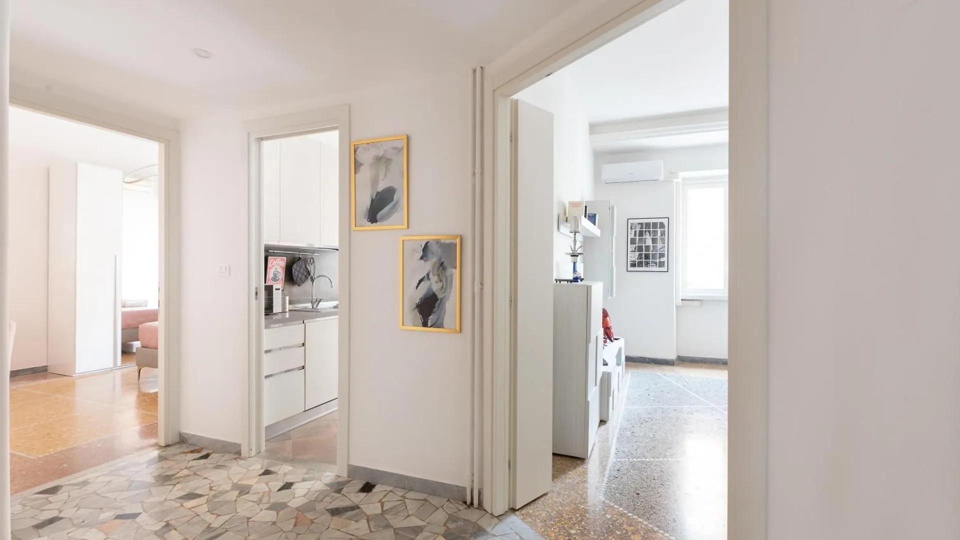 Macedonia 30 Bright Flat Daire Roma